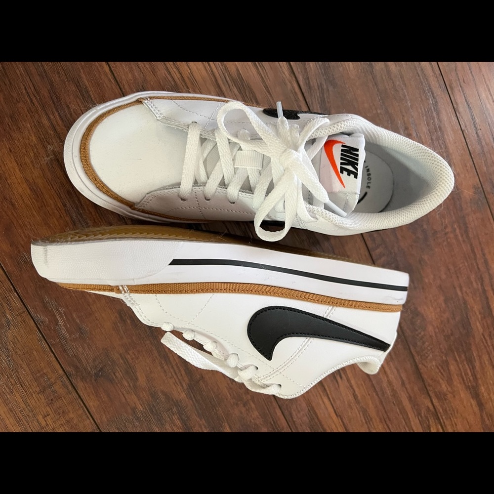 Nike court legacy